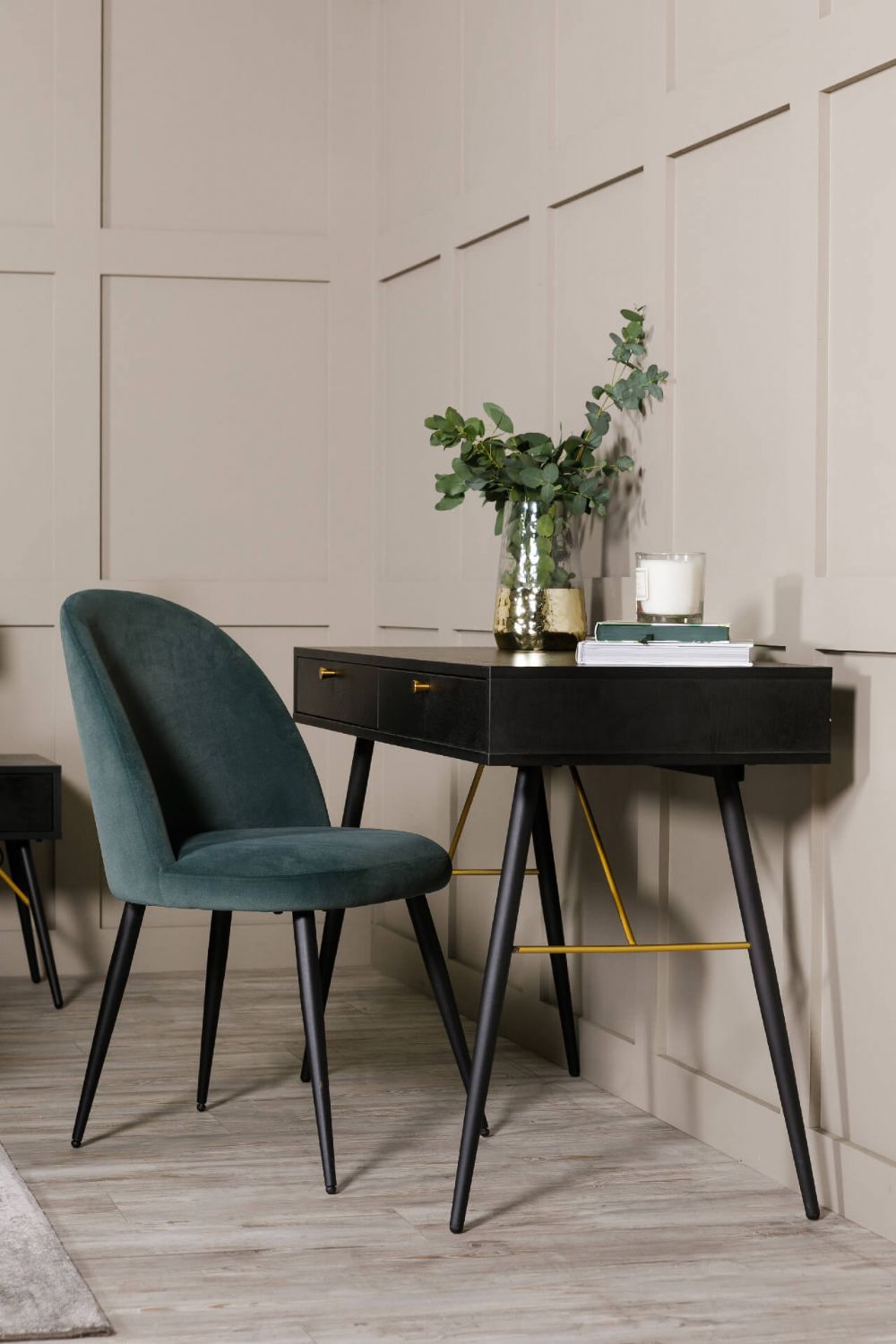 Green Velvet Fabric Curved Dining Chair Black Metal Legs