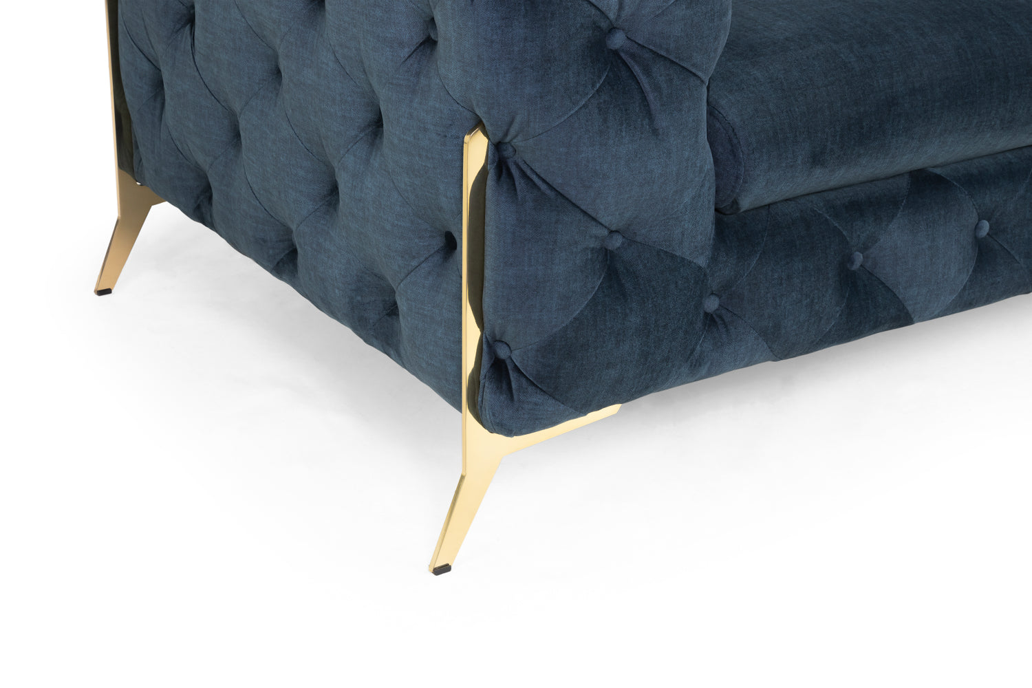 Busan Chesterfield Armchair – Classic Elegance & Comfort - Ready2GoFurniture 