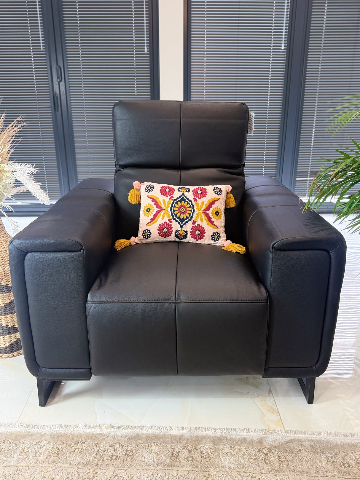 Richmond Electric Recliner Sofa Black Armchair - Ready2Go Furniture