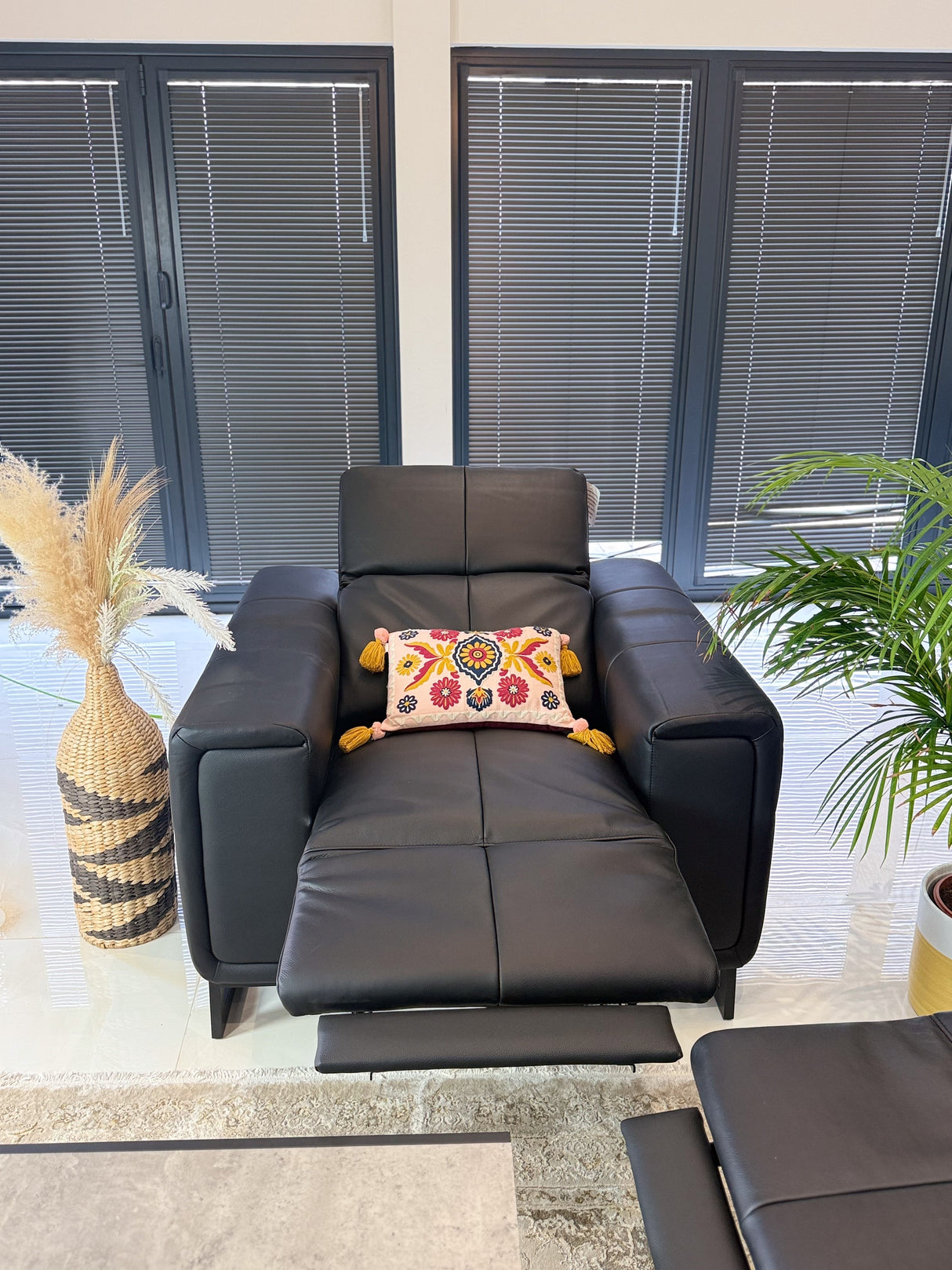 Richmond Electric Recliner Sofa Black Armchair - Ready2Go Furniture