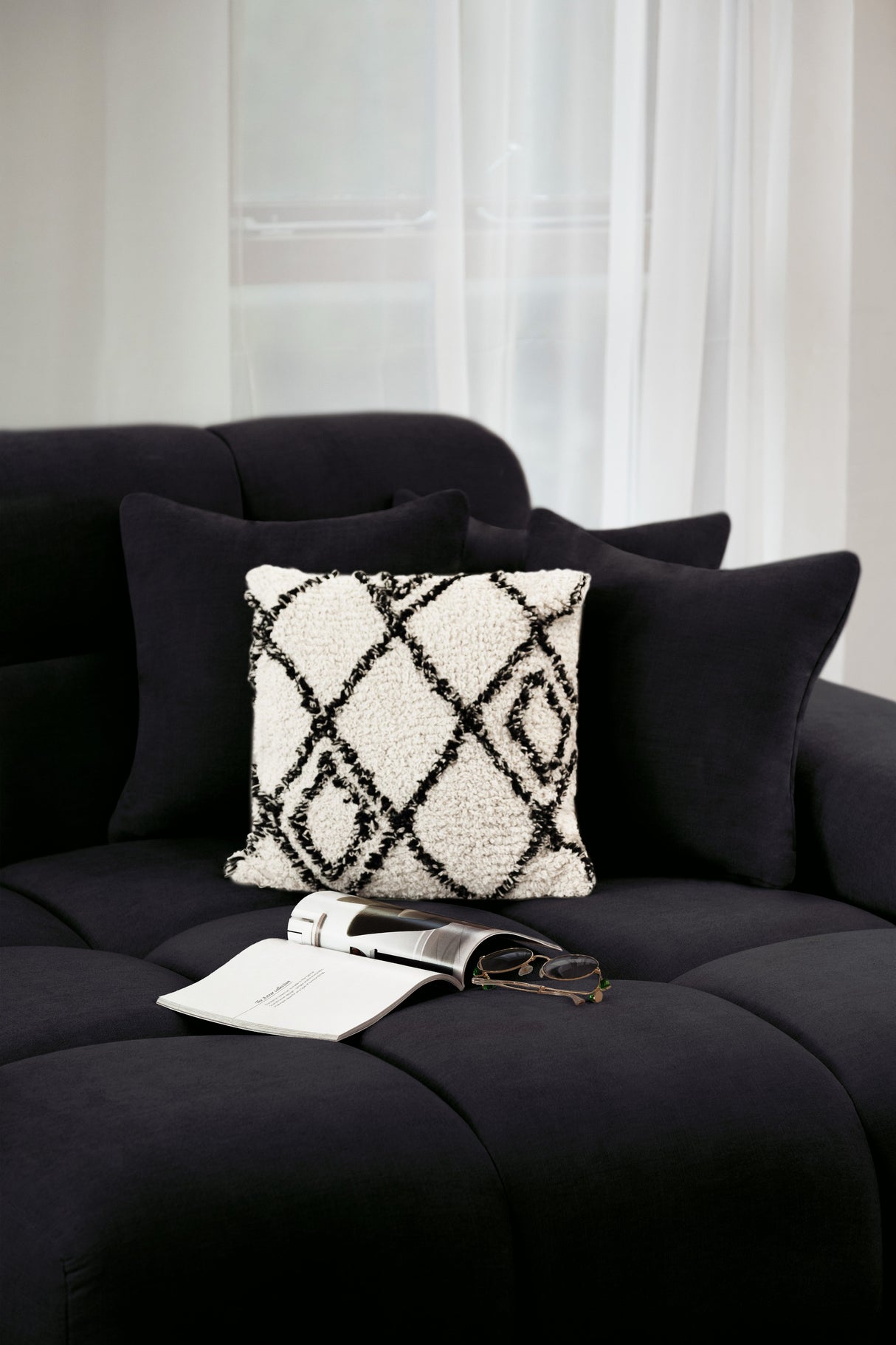Jacob Sofa Black Right Hand Facing Corner - Ready2Go Furniture