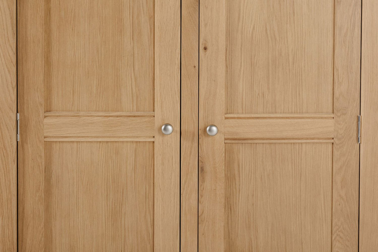 Traditional Oak 2 Door Double Wardrobe