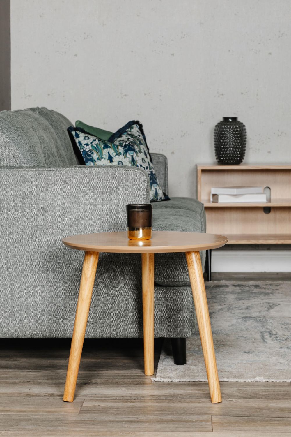 Doolin Round Natural Oak Lamp Table